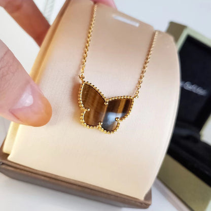 {
"Bling Jewelrys": "Bling Jewelry",
"TIGER__ EYE BUTTERFLY NECKLACE": "TIGERAUGE-SCHMETTERLINGSKETTE"
}