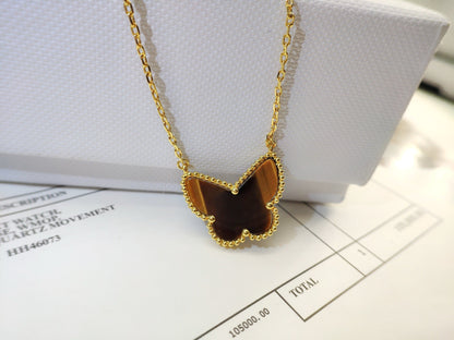 {
"Bling Jewelrys": "Bling Jewelry",
"TIGER__ EYE BUTTERFLY NECKLACE": "TIGERAUGE-SCHMETTERLINGSKETTE"
}
