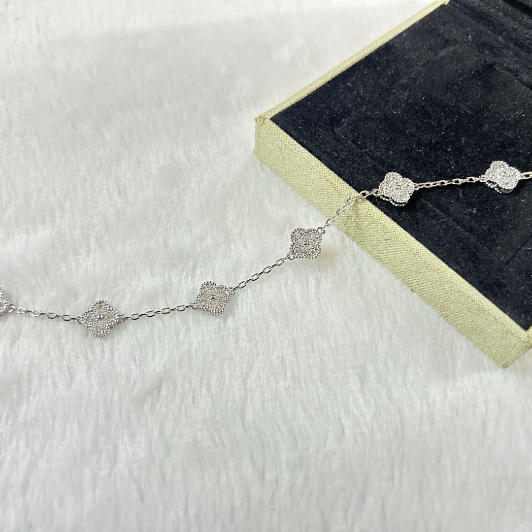 [Bling Jewelrys ]CLOVER 6 MOTIF DIAMOND BRACELET