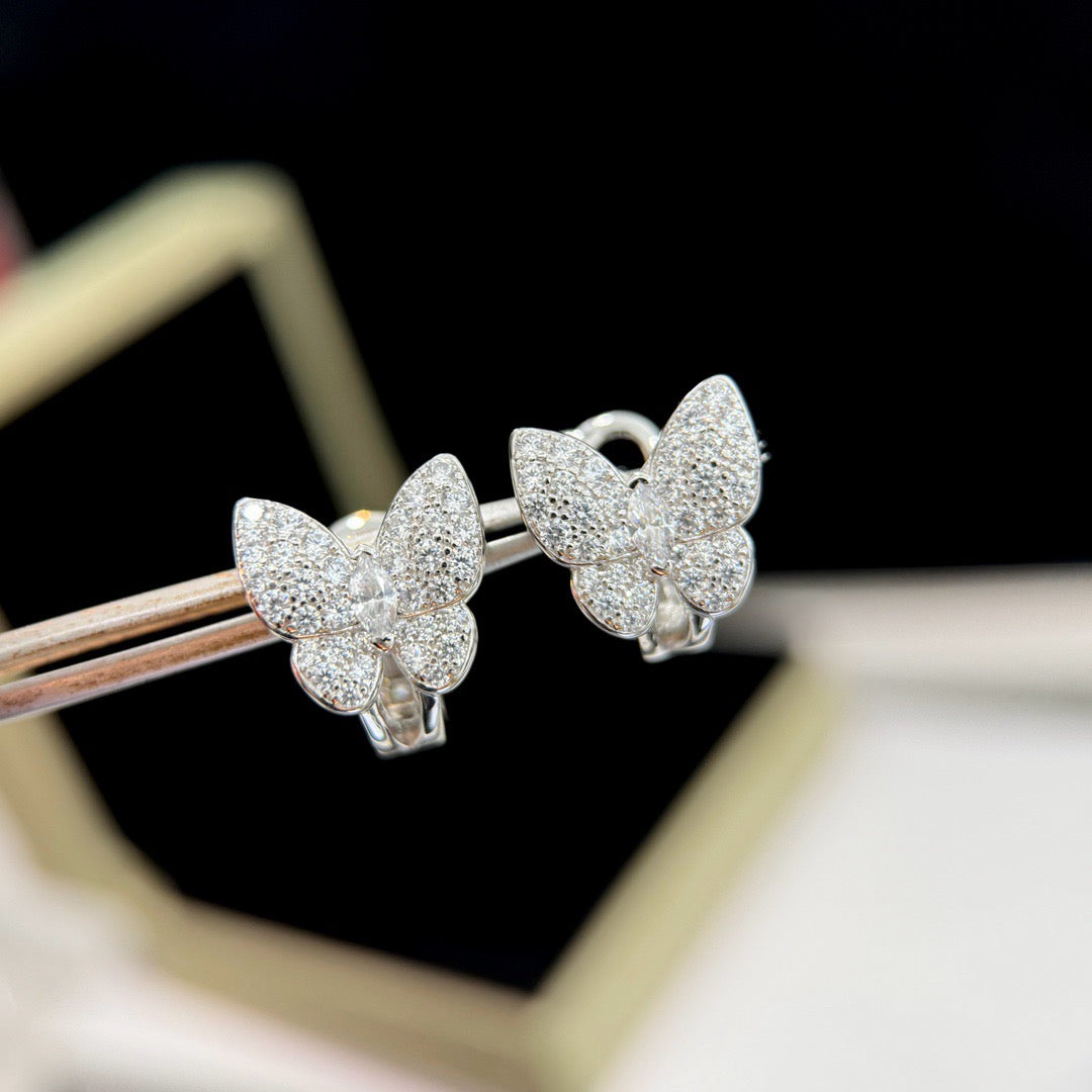 {
  "Bling Jewelrys ": "ブリング・ジュエリー ",
  "BUTTERFLY ALL DIAMOND EARRINGS": "バタフライ・オールダイヤモンド・イヤリング"
}