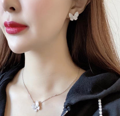 {
  "Bling Jewelrys ": "ブリング・ジュエリー ",
  "BUTTERFLY ALL DIAMOND EARRINGS": "バタフライ・オールダイヤモンド・イヤリング"
}