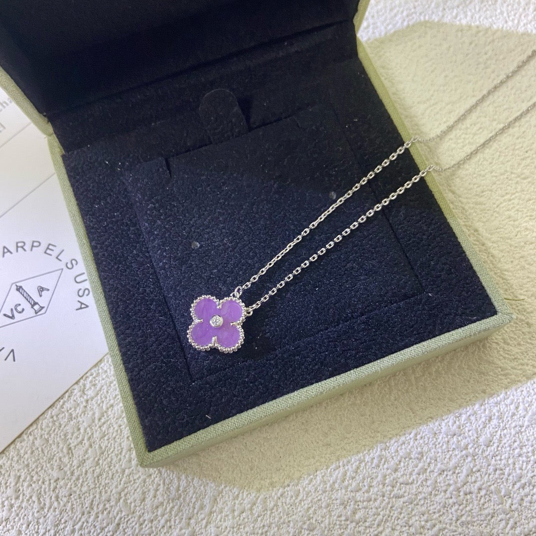 [Bling Jewelry] 15MM KLEEBATT-HALSKETTE MIT DIAMANT IN LILA/VIOLETT