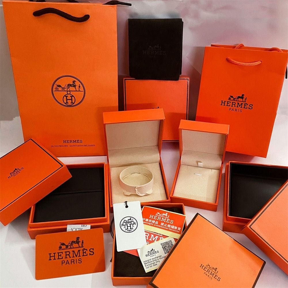 {
  "Bling Jewelrys": "Bling Jewelry",
  "HM BRACELET NECKLACE RING BOX GIFT BAG": "ブレスレット ネックレス リング用 ギフトボックス・ギフトバッグ"
}