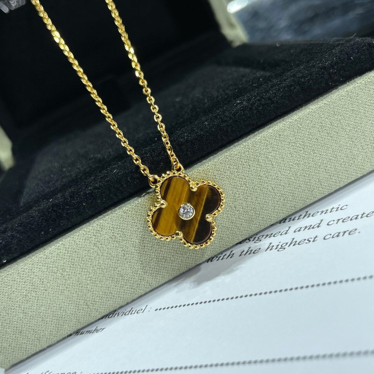 [Bling Jewelrys] KLEEBLATT 15MM DIAMANT UND GELBES TIGERAUGE ACHAT Halskette