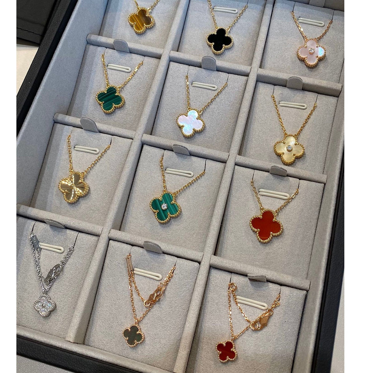 [Bling Jewelrys ]CLOVER 15MM BLACK ONYX SINGLE FLOWER NECKLACE