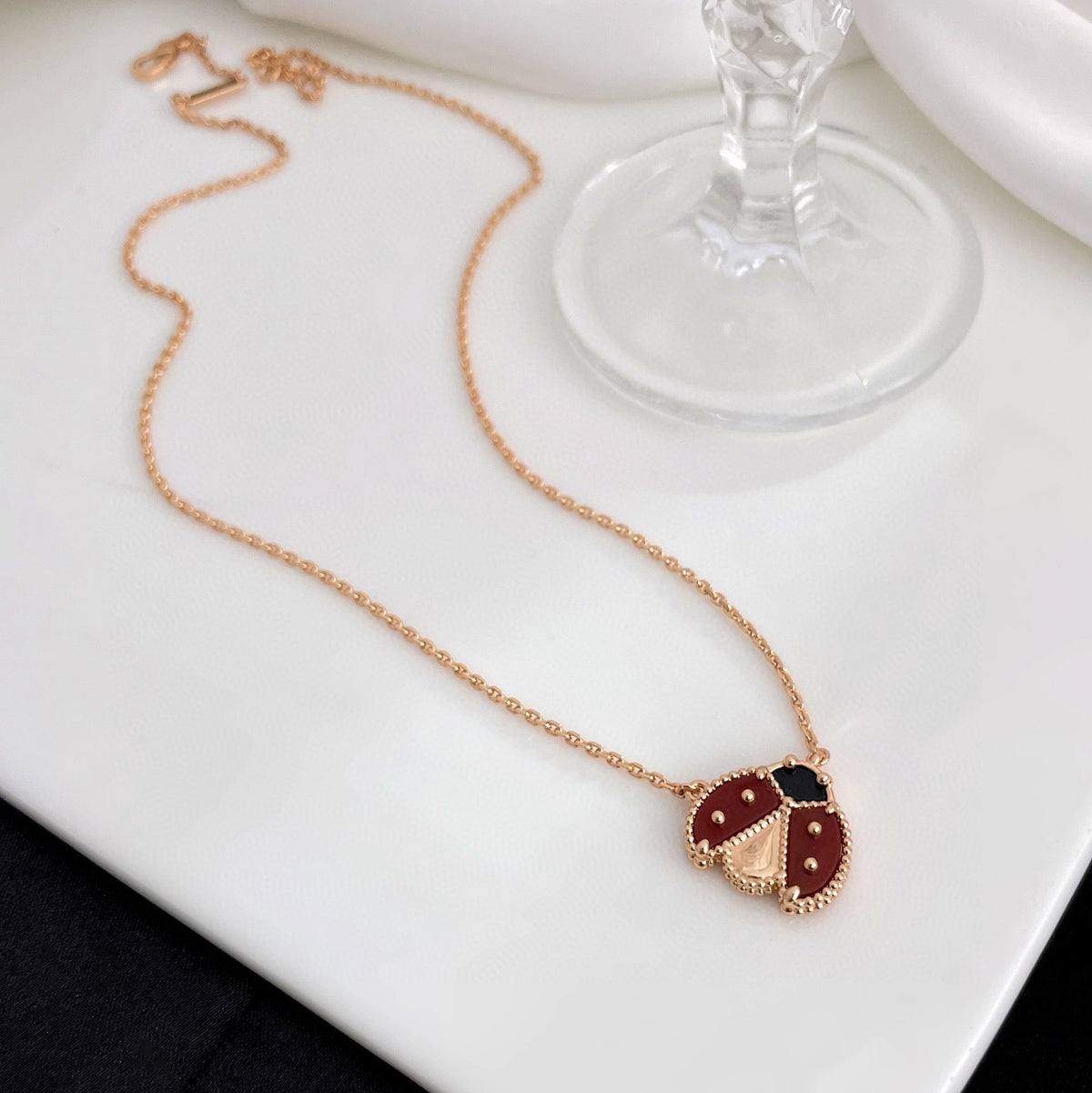[Bling Jewelrys ]LUCKY  CARNELIANS LADYBUG NECKLACE