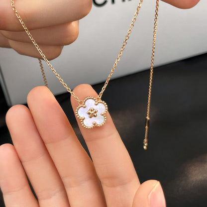 {
"Bling Jewelrys": "Bling Jewelry",
"LUCKY WHITE MOP PLUM BLOSSOM NECKLACE": "GLÜCKSBRINGER PFLAUMENBLÜTEN-HALSKETTE AUS WEISSEM PERLMUTT"
}