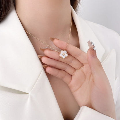 {
"Bling Jewelrys": "Bling Jewelry",
"LUCKY WHITE MOP PLUM BLOSSOM NECKLACE": "GLÜCKSBRINGER PFLAUMENBLÜTEN-HALSKETTE AUS WEISSEM PERLMUTT"
}