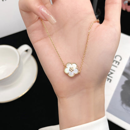 [Bling Jewelry] GLÜCKSBRACELETT MIT WEISSER PERLMUTT-PFLAUMENBLÜTE
