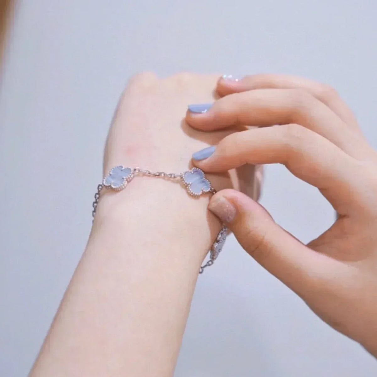 [Bling Jewelrys ] CLOVER 5 MOTIF PURPLE CHALCEDONY BRACELET COLLECTION
