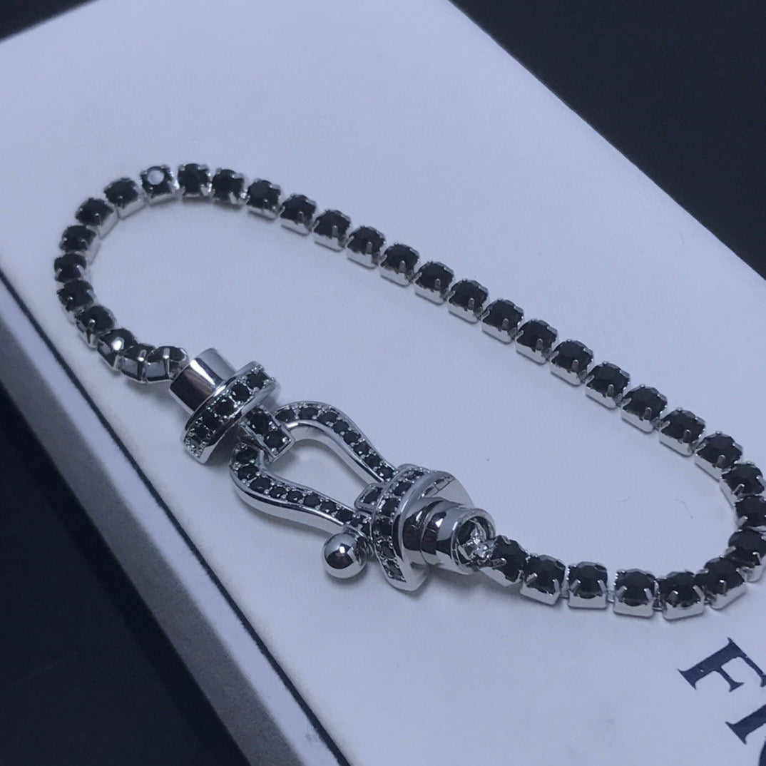 [Bling Jewelrys] GROSSES HORSESHOE-TENNISARMBAND MIT VOLLBESATZ