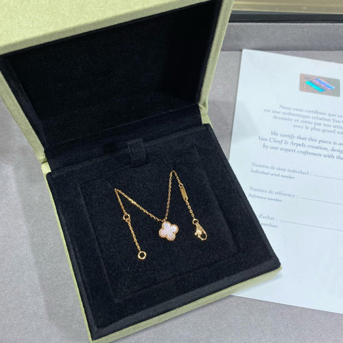 [Bling Jewelrys ]CLOVER 9.5MM PINK MOTHER OF PEARL SINGLE FLOWER NECKLACE