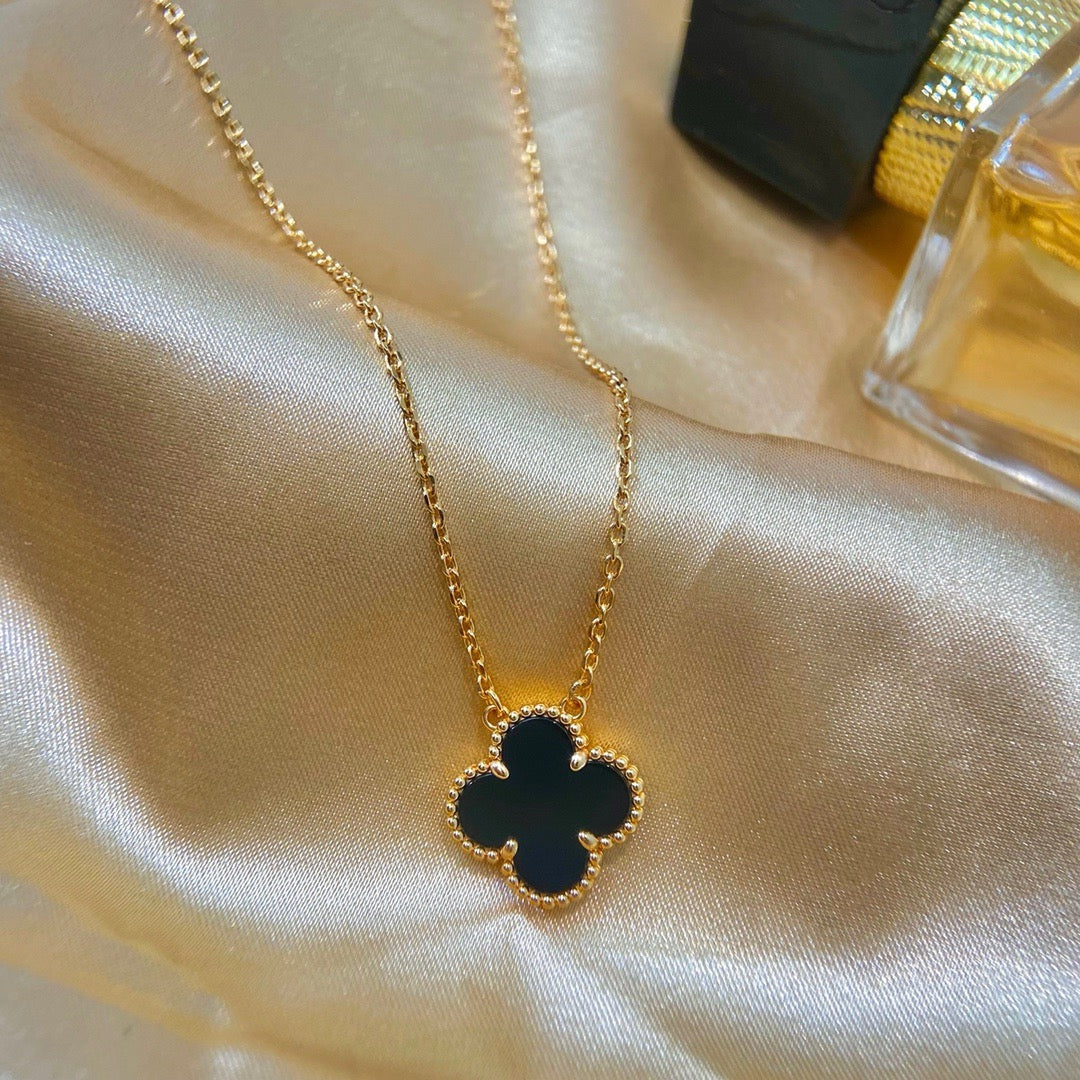 [Bling Jewelrys ]CLOVER 15MM BLACK ONYX SINGLE FLOWER NECKLACE