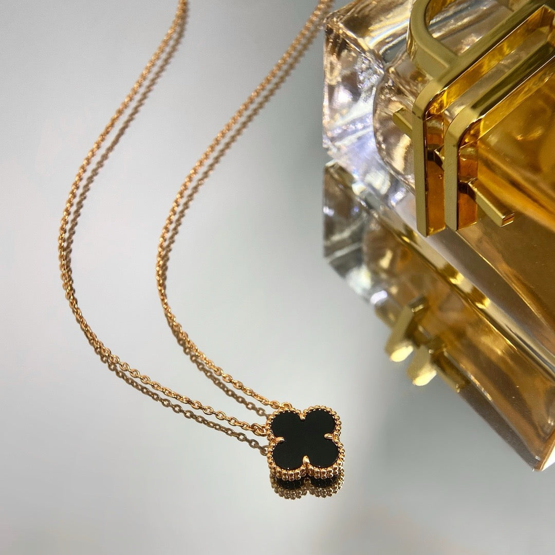 [Bling Jewelrys ]CLOVER 15MM BLACK ONYX SINGLE FLOWER NECKLACE