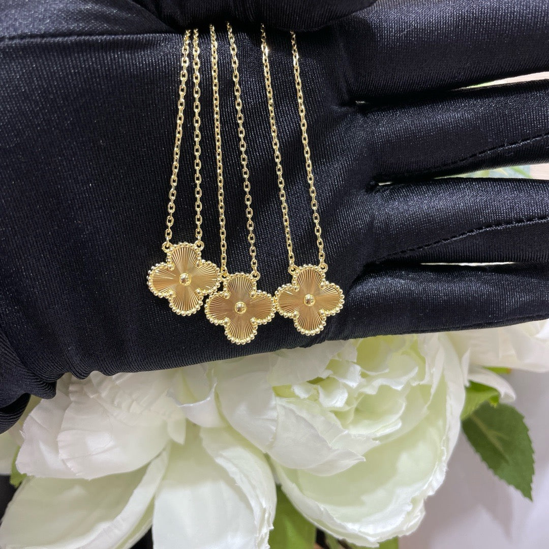 [Bling Jewelrys ]CLOVER 15MM LASER NECKLACE