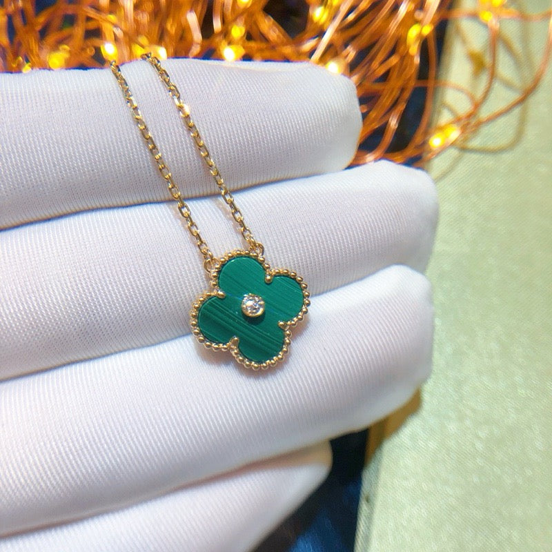 {
  "Bling Jewelrys": "Bling Jewelry",
  "CLOVER 15MM DIAMOND TURQUOISE NECKLACE": "KLEEBLATT 15MM DIAMANT TÜRKIS HALSKETTE"
}