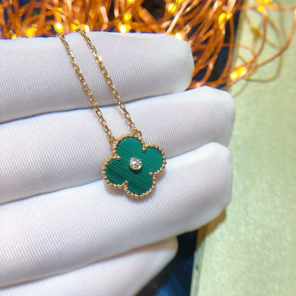 {
  "Bling Jewelrys": "Bling Jewelry",
  "CLOVER 15MM DIAMOND TURQUOISE NECKLACE": "KLEEBLATT 15MM DIAMANT TÜRKIS HALSKETTE"
}