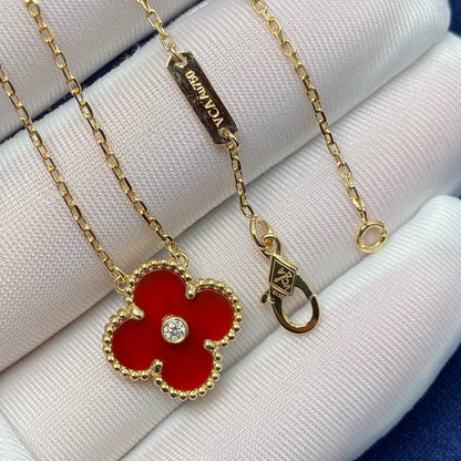 {
  "[Bling Jewelrys ]CLOVER 15MM DIAMOND CARNELIAN NECKLACE": "[Bling Jewelrys ]KLEEBLATT 15MM DIAMANT KARNELIAN HALSKETTE"
}