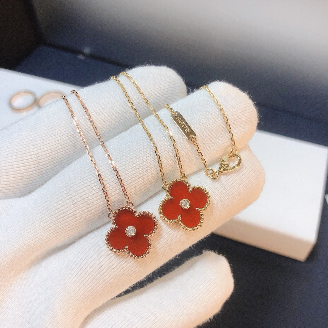 {
  "[Bling Jewelrys ]CLOVER 15MM DIAMOND CARNELIAN NECKLACE": "[Bling Jewelrys ]KLEEBLATT 15MM DIAMANT KARNELIAN HALSKETTE"
}