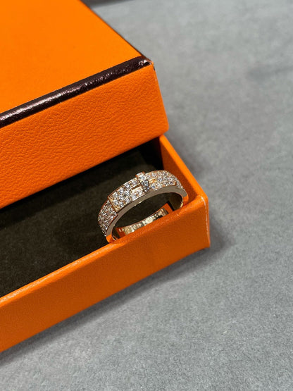 {
  "Bling Jewelrys": "ブリングジュエリー",
  "KELLY PINK GOLD DIAMOND RING": "ケリー ピンクゴールド ダイヤモンドリング"
}