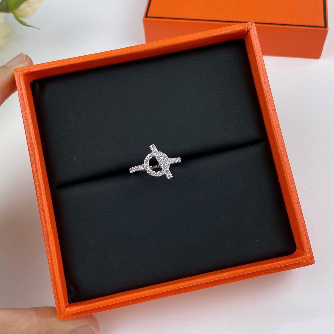 {
  "Bling Jewelrys": "ブリング・ジュエリー",
  "ECHAPPEE RING SILVER DIAMOND": "エシャペ リング シルバー ダイヤモンド"
}