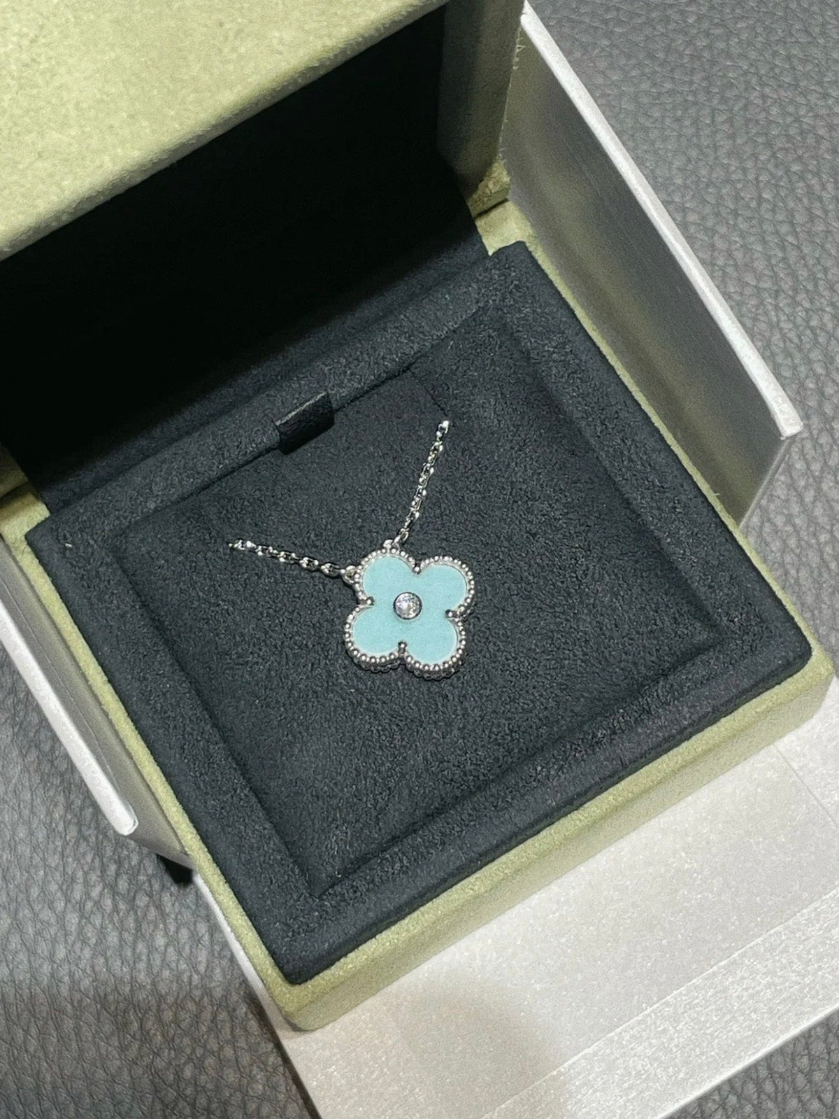 [Bling Jewelrys ]CLOVER 1 DIAMOND LIGHT BLUE SILVER NECKLACE