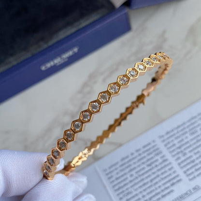 {
  "Bling Jewelrys": "ブリング・ジュエリー",
  "BEE LOVE GOLD BRACELET FULL DIAMOND": "ビー・ラブ・ゴールド・ブレスレット フルダイヤモンド"
}