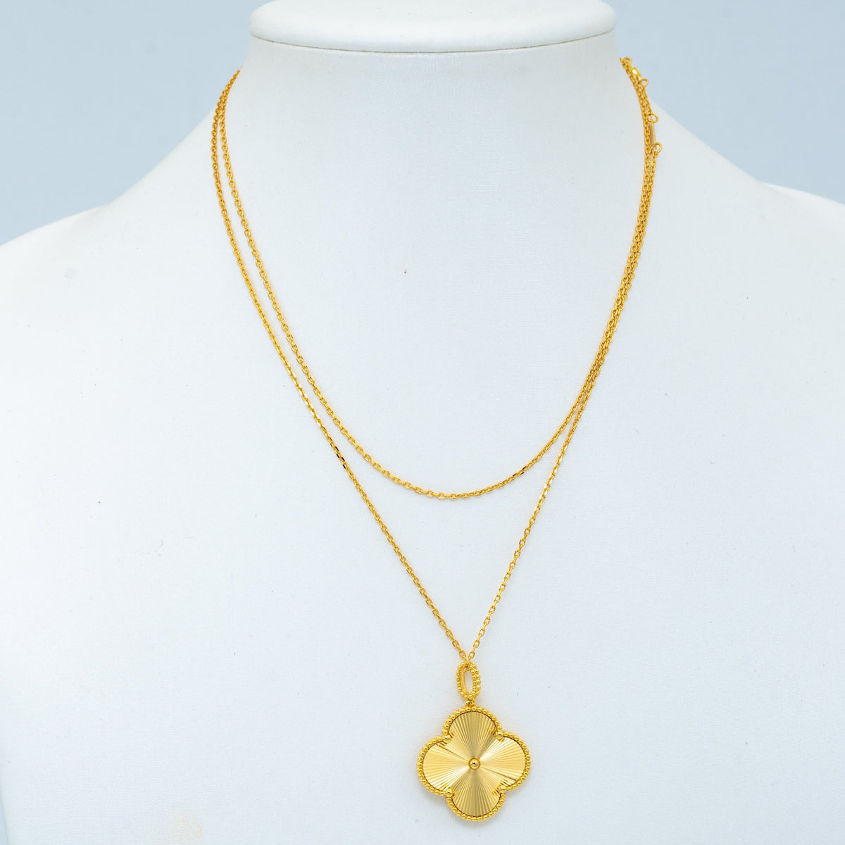 {
  "Bling Jewelrys": "Bling Jewelry",
  "CLOVER 25MM PEDANT NECKLACE GOLD": "KLEEBLATT 25MM ANHÄNGERKETTE GOLD"
}