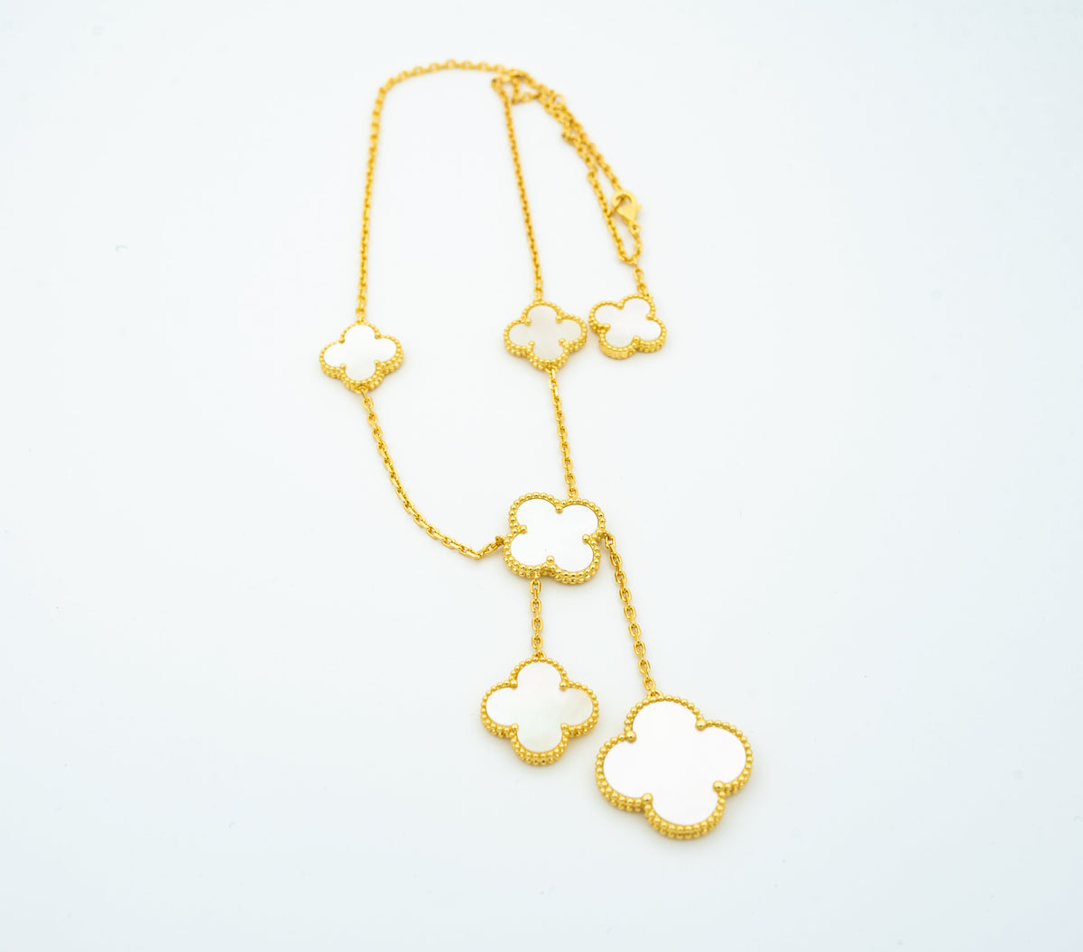 {
  "Bling Jewelrys": "[Bling Jewelry] クローバー マザーオブパール ネックレス 6モチーフ"
}