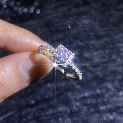 [Bling Jewelrys]DAINTY SUGAR-CUBE MOISSANITE RING