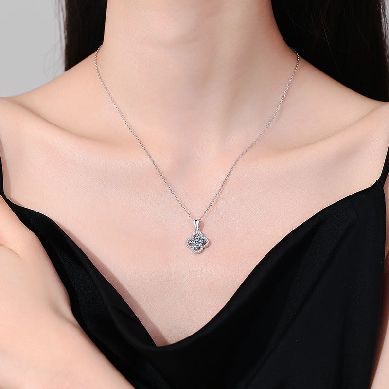 [Bling Jewelrys]クラシック クローバー モアサナイト ペンダント ネックレス