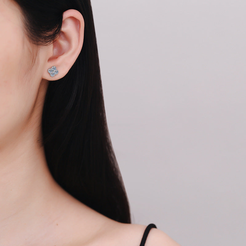 [Bling Jewelrys]ELEGANT FOUR-LEAF CLOVER MOISSANITE STUD EARRINGS