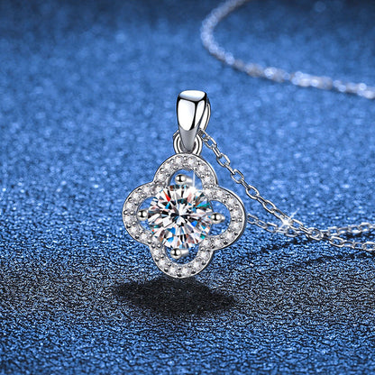 [Bling Jewelrys]クラシック クローバー モアサナイト ペンダント ネックレス
