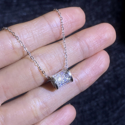 {
  "Bling Jewelrys": "Bling Jewelrys",
  "FULL-PAVE \"HOURGLASS\" MOISSANITE NECKLACE": "VOLL-PAVÉ „SANDUHR“-MOISSANIT-HALSKETTE"
}