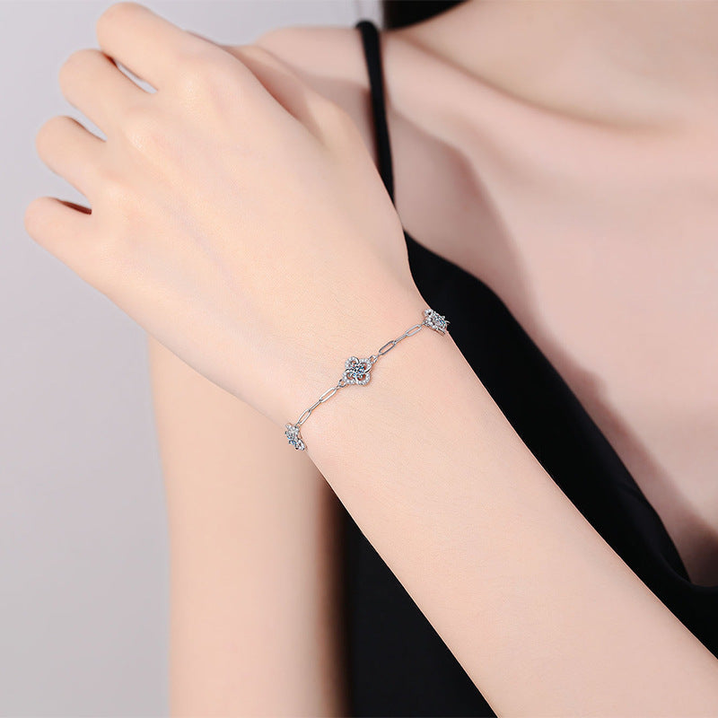 [Bling Jewelrys]TRIPLE-CLOVER MOISSANITE BRACELET