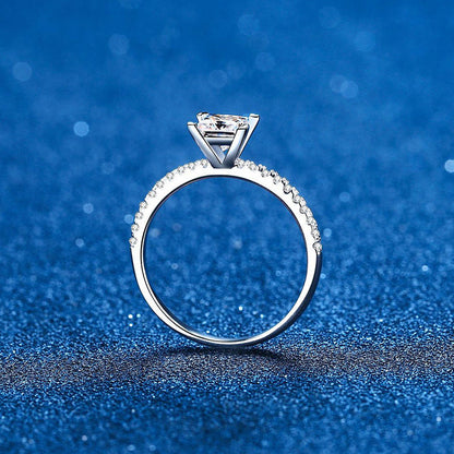 {
  "Bling Jewelrys": "Bling Jewelry",
  "ELEGANT PRINCESS CUT MOISSANITE ENGAGEMENT RING": "エレガント プリンセスカット モアッサナイト 婚約指輪"
}