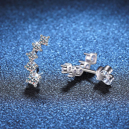 [Bling Jewelrys] スパークリング スマイル アーク モアッサナイト スタッドピアス