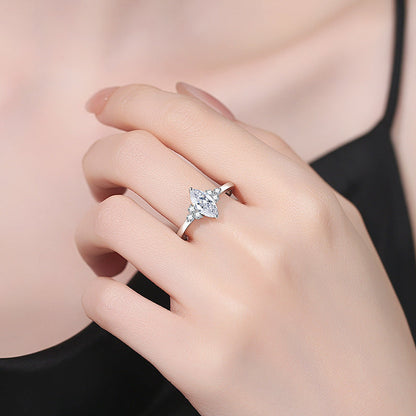 [Bling Jewelrys]ELEGANT MARQUISE CUT MOISSANITE RING WITH SIDE ACCENTS