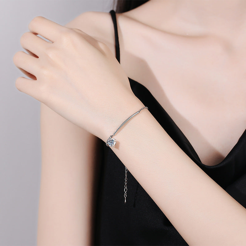 [Bling Jewelrys]ELEGANT HALF-MOON CURVE MOISSANITE BRACELET