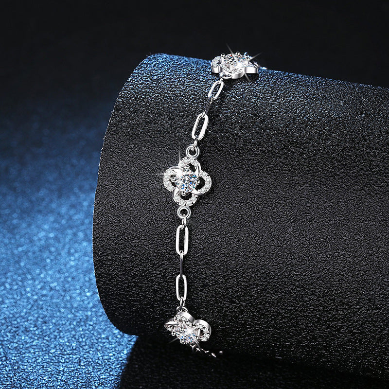 [Bling Jewelrys]TRIPLE-CLOVER MOISSANITE BRACELET