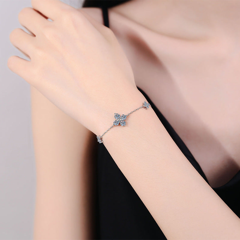 [Bling Jewelrys]CLOVER LUCKY CHARM MOISSANITE BRACELET