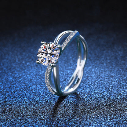 {
  "Bling Jewelrys": "ブリング・ジュエリー",
  "ELEGANT 4-PRONG CROSSOVER MOISSANITE ENGAGEMENT RING": "エレガント 4本爪 クロスオーバー モアサナイト 婚約指輪"
}