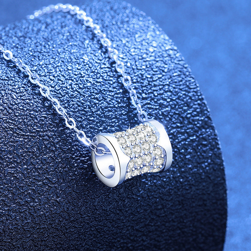 {
  "Bling Jewelrys": "Bling Jewelrys",
  "FULL-PAVE \"HOURGLASS\" MOISSANITE NECKLACE": "VOLL-PAVÉ „SANDUHR“-MOISSANIT-HALSKETTE"
}