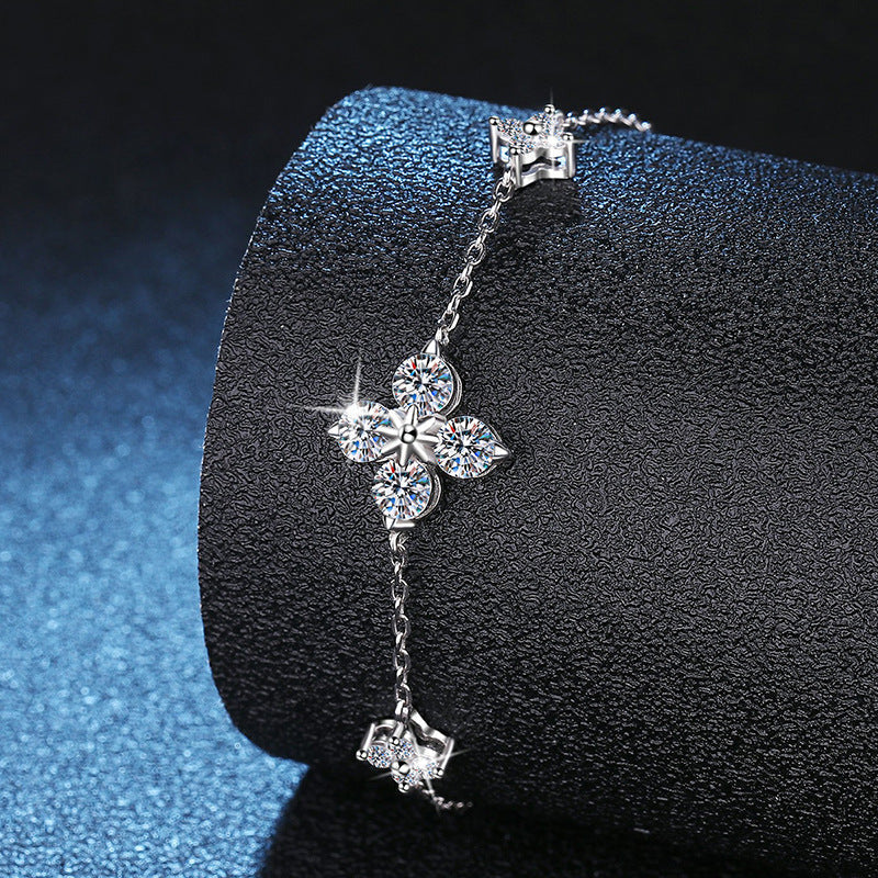 [Bling Jewelrys]CLOVER LUCKY CHARM MOISSANITE BRACELET