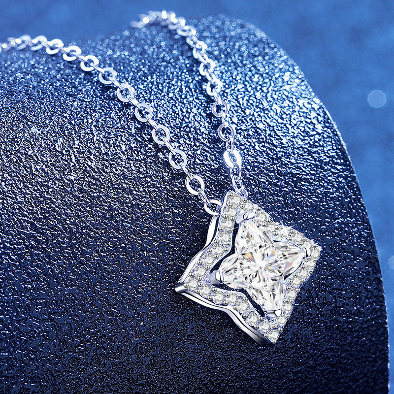 [Bling Jewelrys]STAR-CLOVER MOISSANITE NECKLACE
