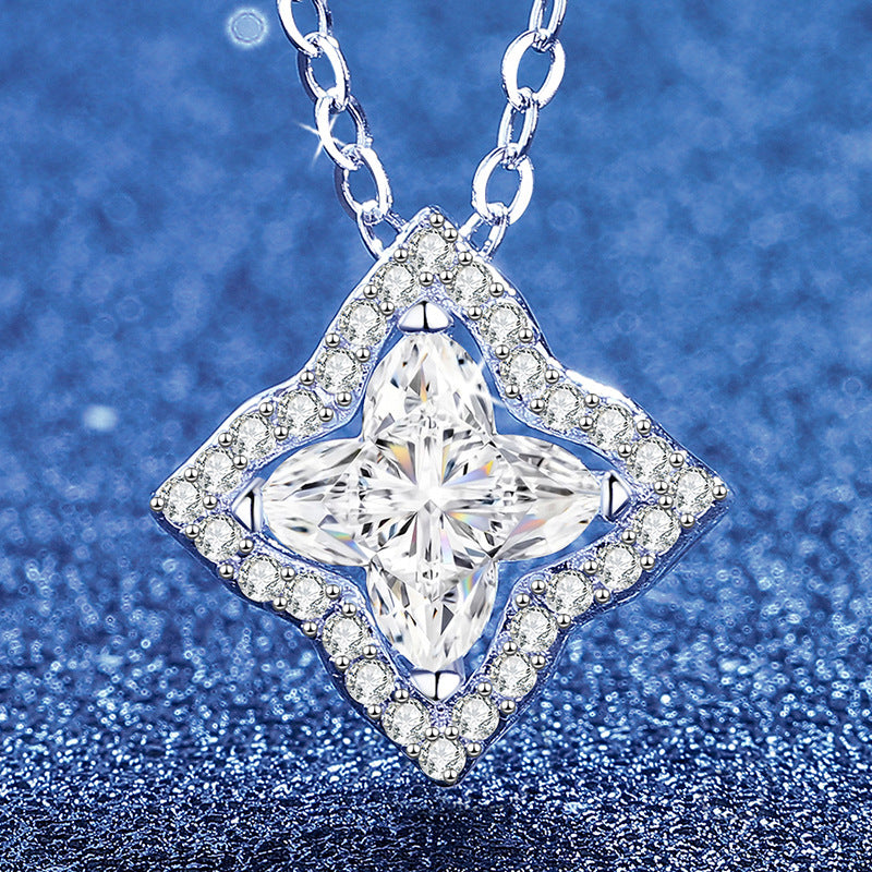 [Bling Jewelrys]STAR-CLOVER MOISSANITE NECKLACE