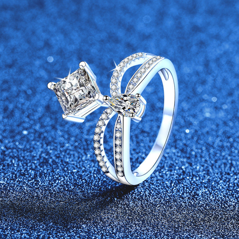 [Bling Jewelry] ELEGANTES MOISSANIT-RING MIT DOPPELTER VERDREHUNG