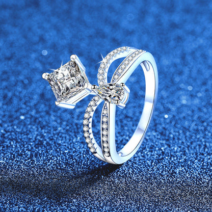 [Bling Jewelry] ELEGANTES MOISSANIT-RING MIT DOPPELTER VERDREHUNG