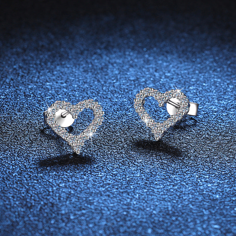 [Bling Jewelry] ハート型モアサナイト スタッドピアス