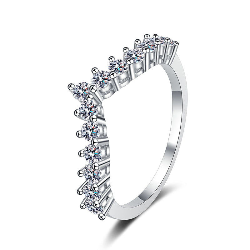 [Bling Jewelrys]ELEGANT V-SHAPED CHEVRON MOISSANITE RING